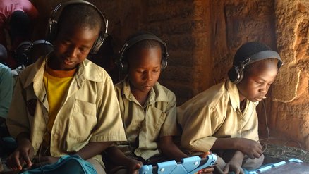 Children in Chad receive tablet education with Can't Wait to Learn from War Child