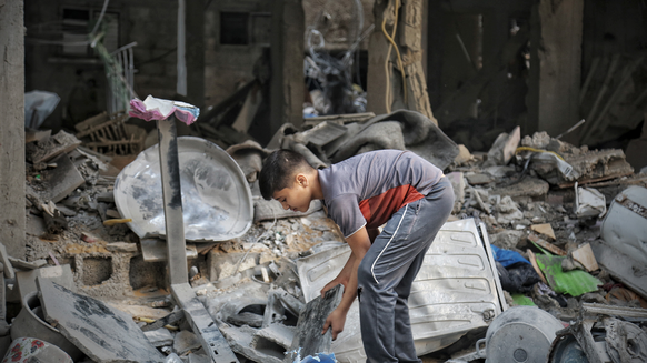 War Child in Gaza, oPt - Children fall victim of the conflict - OCHA