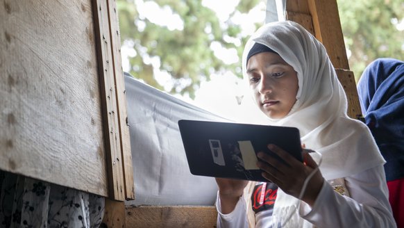 Laila benefits from Can't Wait to Learn tablet education in Lebanon so she can continue learning despite the coronacrisis