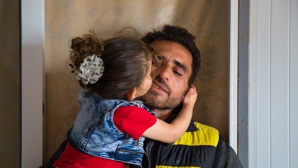 Jordanese father and daughter - War Child programmes in Jordan