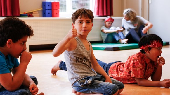 TeamUp op school - jongens tijdens TeamUp-sessie - War Child Holland
